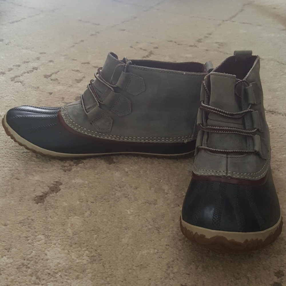 Sorel Gray and Black Waterproof Ankle Boots